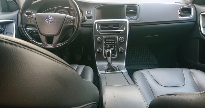 Volvo V60 cena 47000 przebieg: 144000, rok produkcji 2014 z Skawina małe 596